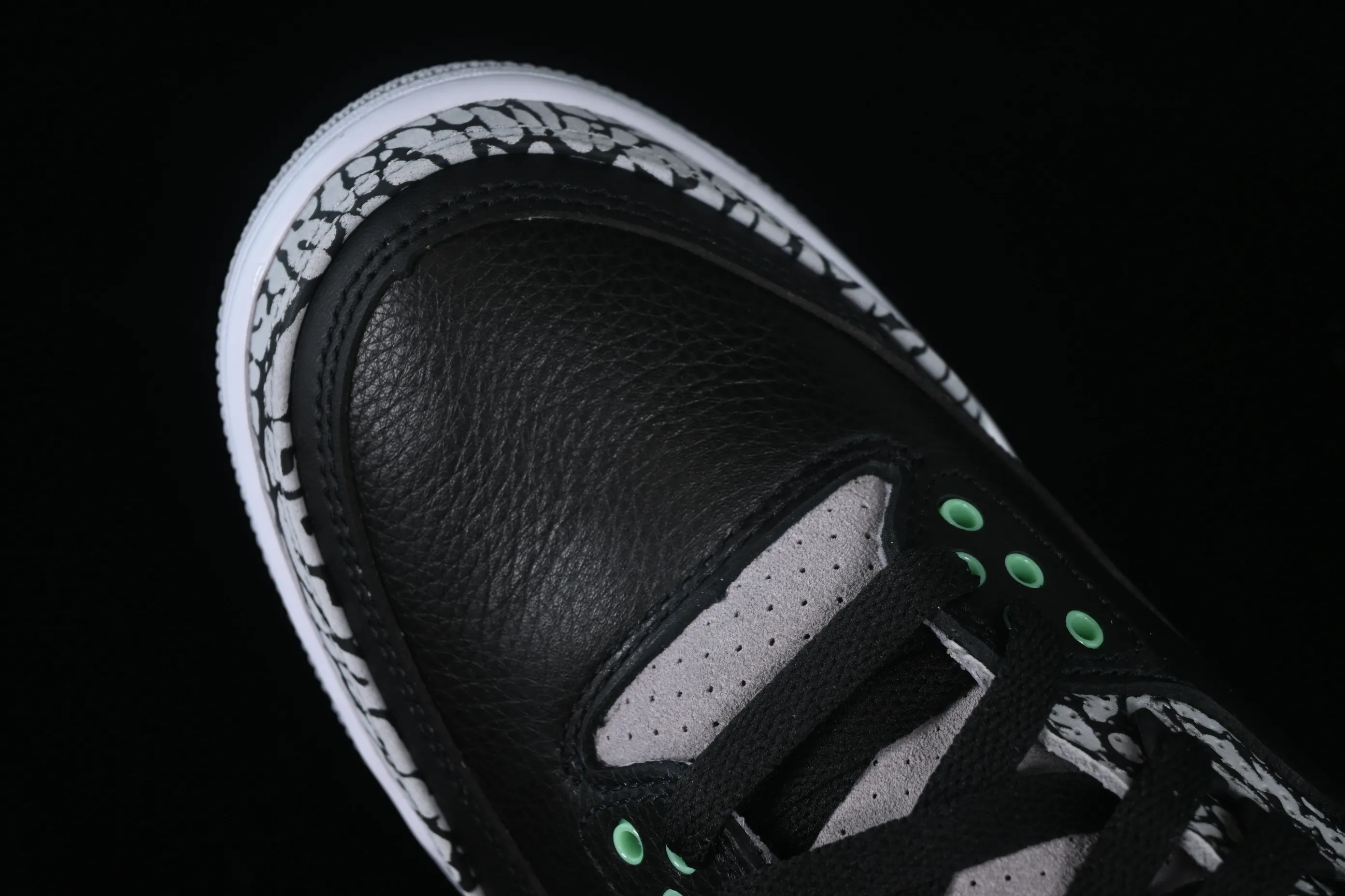 All categories Air Jordan Jordan series basketball shoes Air Jordan 3 foreign trade version Air Jordan 3 "Green Glow" AJ3 Joe 3 black green CT8532-031